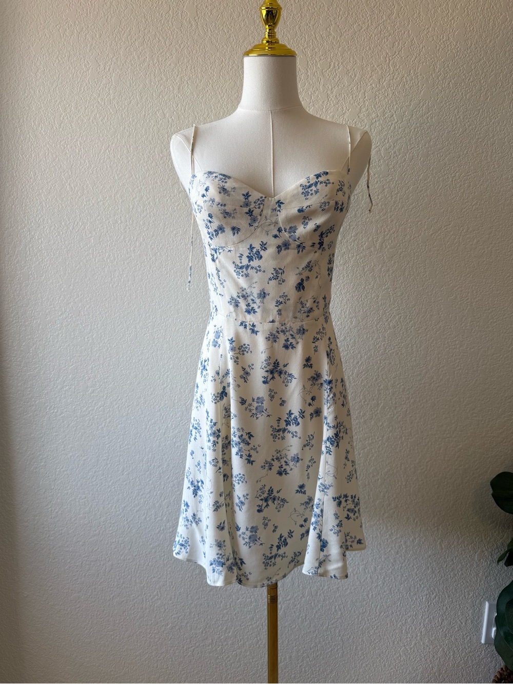 Reformation Saskia Mini Spring Summer Dress Womens Size 6 White Blue Floral